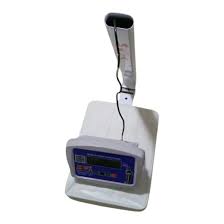Heavy weight digital scale operator